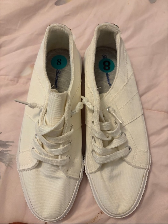 Tommy Bahama Shoes - Tommy Bahama Off-White Canvas Lace-Up Sneakers